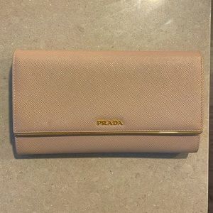 Prada Saffiano Metal large wallet in Cammeo
